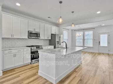 Main picture of 211 Winding Branch Dr