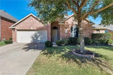 Main picture of 2320 Merlin Dr