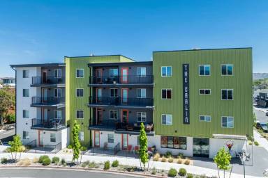 Main picture of 121 Vesta St