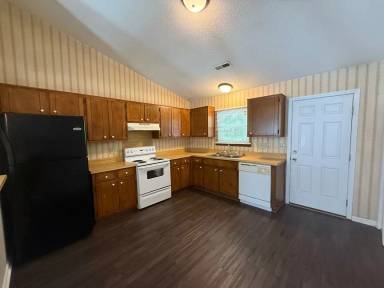 Main picture of 120 Corey Cir