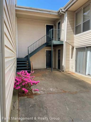 Main picture of 6728 Quail Hollow Ct