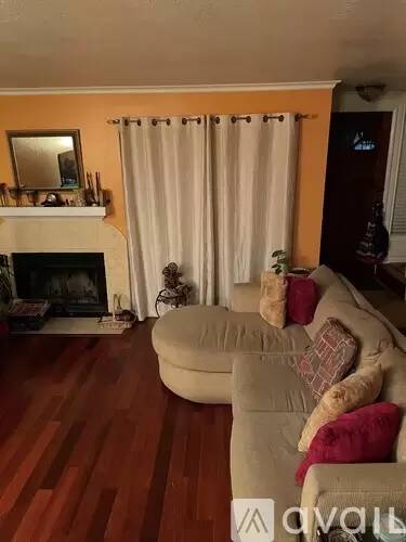 Main picture of 109 W Spring St