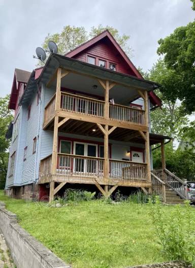 Main picture of 400 Cloverdale Ave