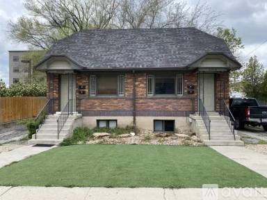 Main picture of 2018 S Douglas St