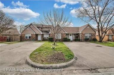 Main picture of 315 Dawson Cir