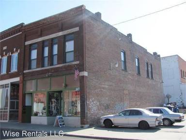 Main picture of 506 W College St