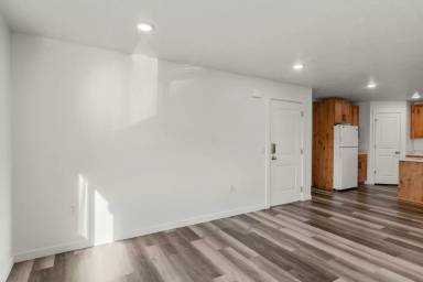 Main picture of 5773 S 5th Ave