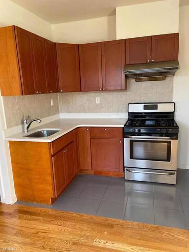 Main picture of 87 Avenue S