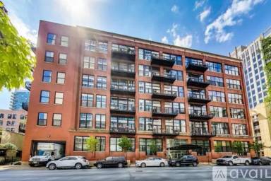 Main picture of 521 W Superior St