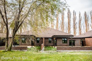 Main picture of 1213 and 1315-31 Nanto Rd NE