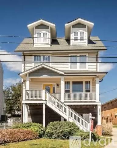 Main picture of 980 W Ocean View Ave