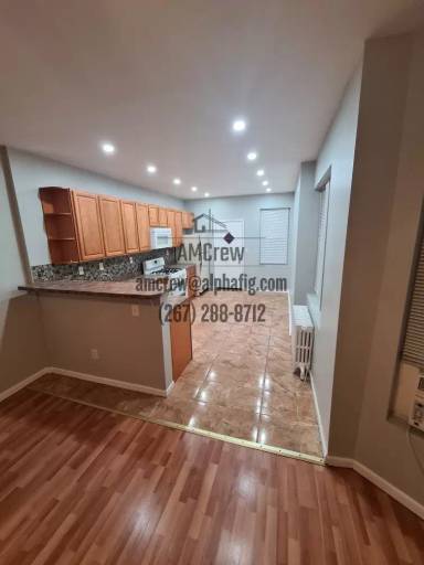 Main picture of 1042 E Chelten Ave