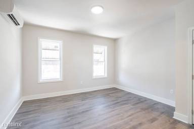 Main picture of 2516 W Somerset St