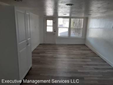 Main picture of 4720 W Franklin Rd