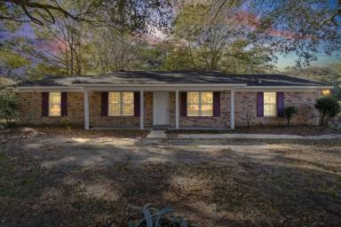 Main picture of 3281 Woodard Dr