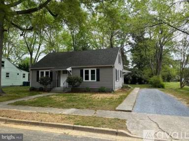 Main picture of 606 Hardin St