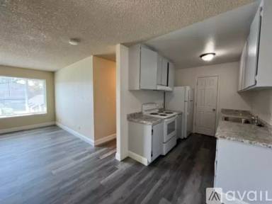 Main picture of 2926 N Tracy Blvd
