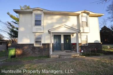 Main picture of 900 Stevens Ct NE
