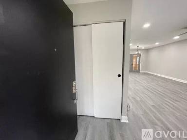 Main picture of 742 Mistletoe St