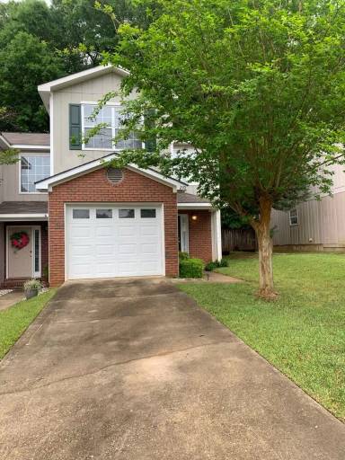 Main picture of 204 Ridgeway Dr