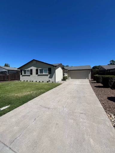 Main picture of 107 Pereira Ave