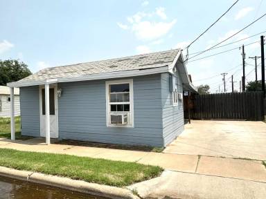 Main picture of 320 N Flint Ave