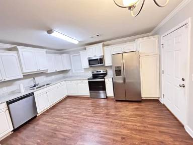 Main picture of 154 Hawthorne Dr