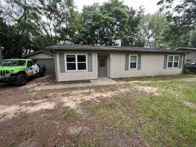 Main picture of 1665 Stacey St