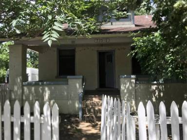Main picture of 715 Marine St