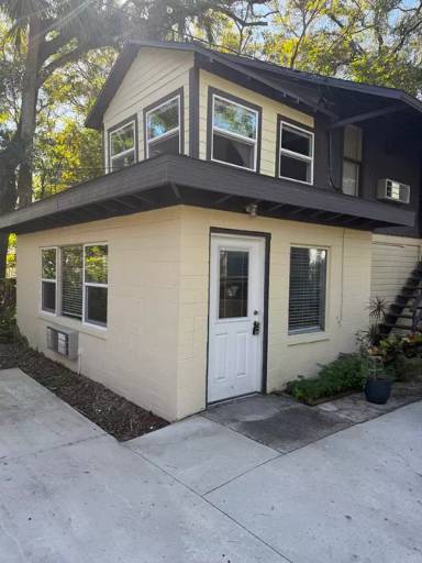 Main picture of 330 1/2 N Sans Souci Ave