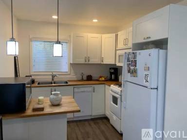 Main picture of 432 E Ave