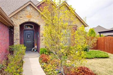 Main picture of 13604 Gentry Dr