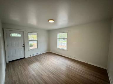 Main picture of 3810 N Lidgerwood St