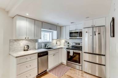 Main picture of 1010 C St SE