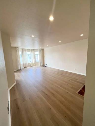 Main picture of 2318 Taraval St