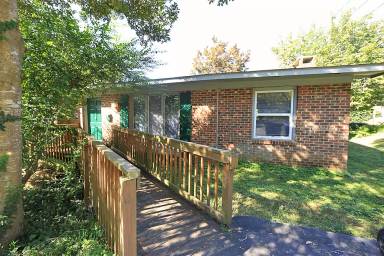 Main picture of 100 S Hasell St