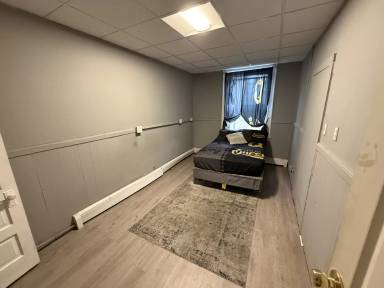 Main picture of 30 Lawrence St