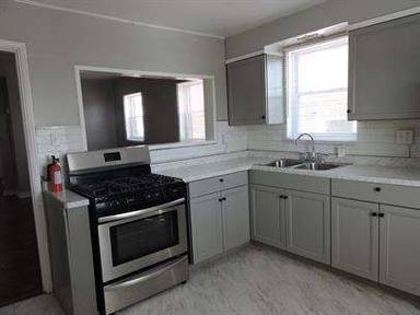 Main picture of 2814 Riverview St