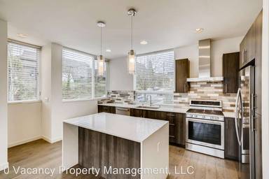 Main picture of 500 16th Ave S