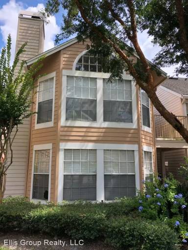 Main picture of 662 Youngstown Pkwy