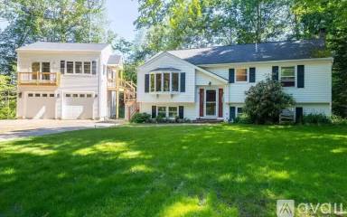 Main picture of 9 Kennedy Dr