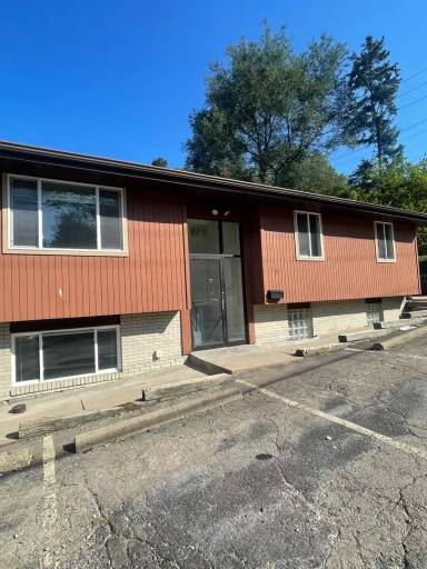 Main picture of 79 Hillcrest Dr