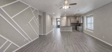 Main picture of 14143 Medina Dr