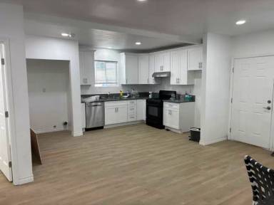 Main picture of 3735 Polk St
