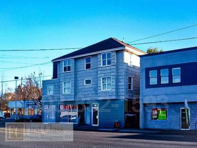 Main picture of 2708 NE Sandy Blvd