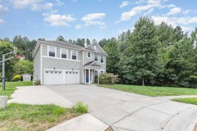Main picture of 605 Planters Way