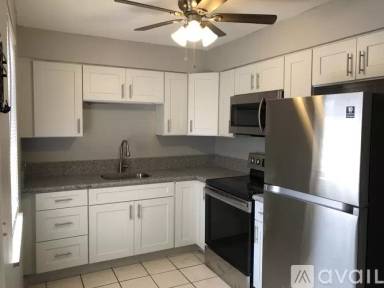 Main picture of 325 SW 14th Ct