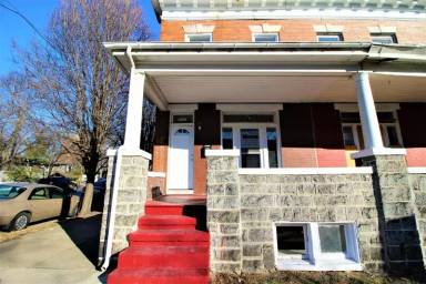 Main picture of 2701 N Howard St