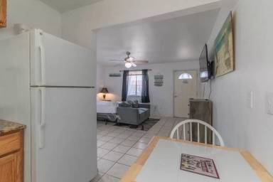 Main picture of Oak Shores