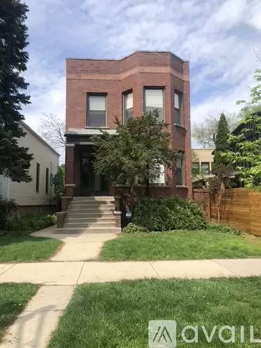 Main picture of 5070 N Ravenswood Ave